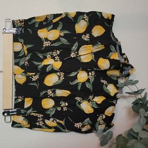 Lemon graphic print linen shorts. SMALL